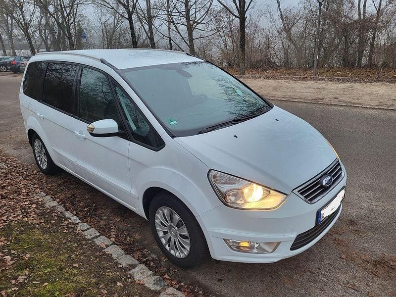 Gebraucht Ford Galaxy Viva 145 PS (106 kW) 2011 Weiß Van / Kleinbus