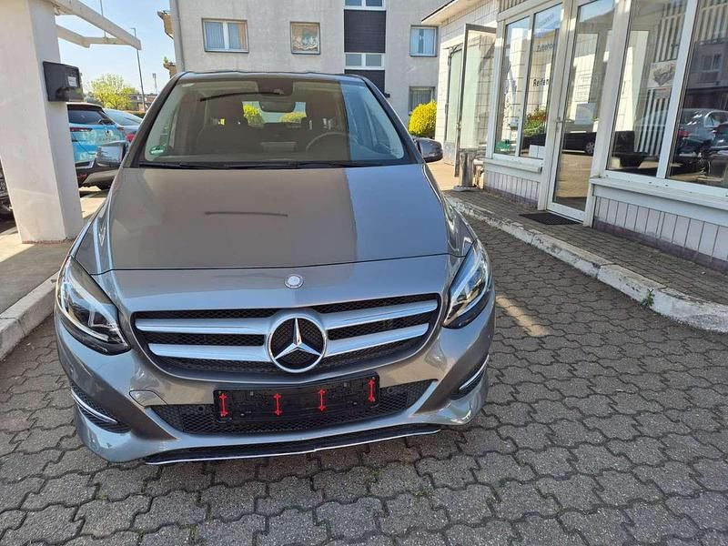 Gebraucht Mercedes B180 122 PS (89 kW) 2016 Grau Van / Kleinbus