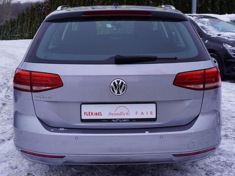 Gebraucht VW Passat 150 PS (110 kW) 2019 Silber Kombi