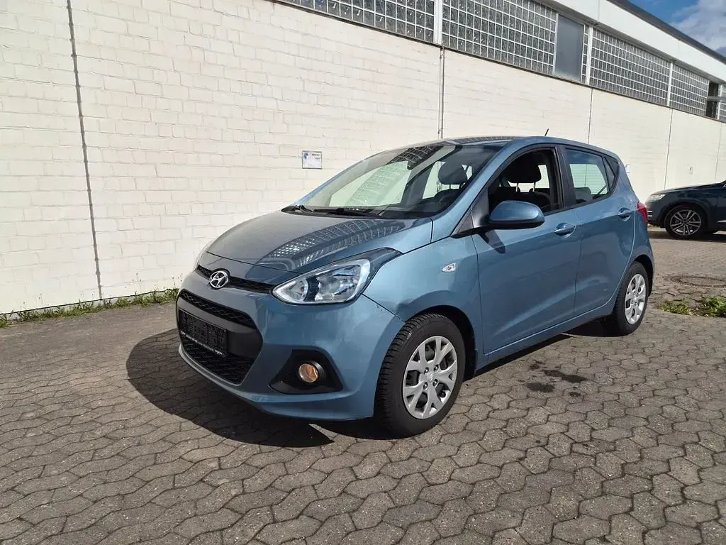 Gebraucht Hyundai i10 87 PS (63 kW) 2016 Blau Kleinwagen