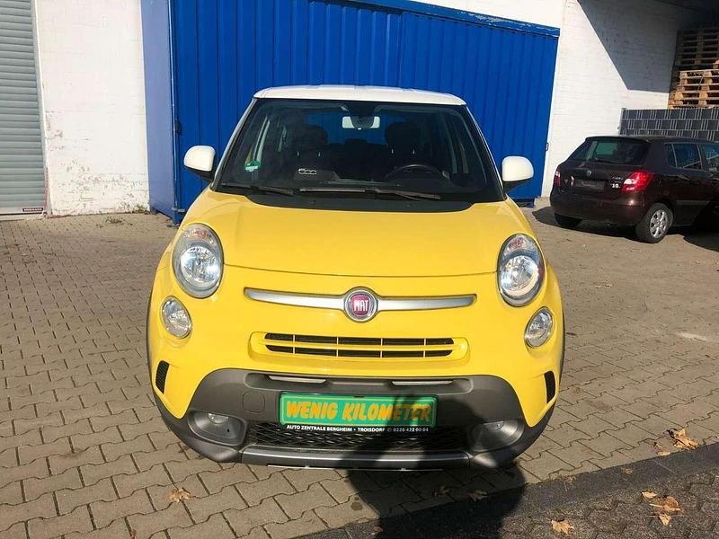 Colore esterno (sorrento gelb Gebraucht 2013 Fiat 500L Trekking Van / Kleinbus | 6.999 € (Fairer Preis) - Bild 1/4