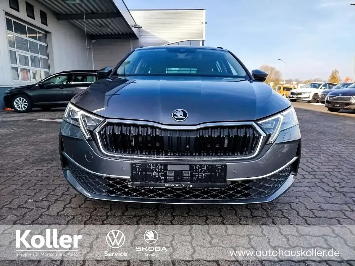 Gebraucht Skoda Octavia Selection 150 PS (110 kW) 2025 Graphitegrau Kombi