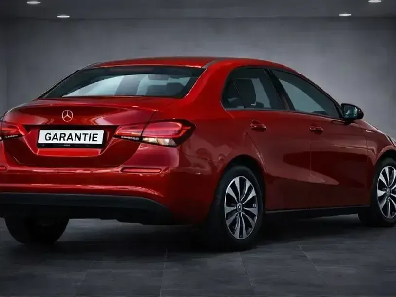Gebraucht Mercedes A180 Advanced 116 PS (85 kW) 2020 Rot Limousine