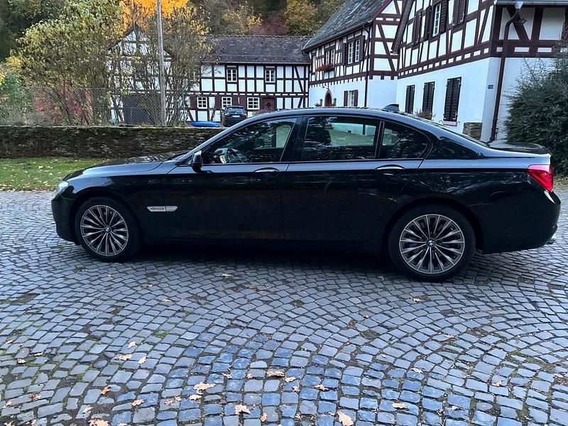 Usata BMW 730 245 CV (180 kW) 2011 Nero Berlina