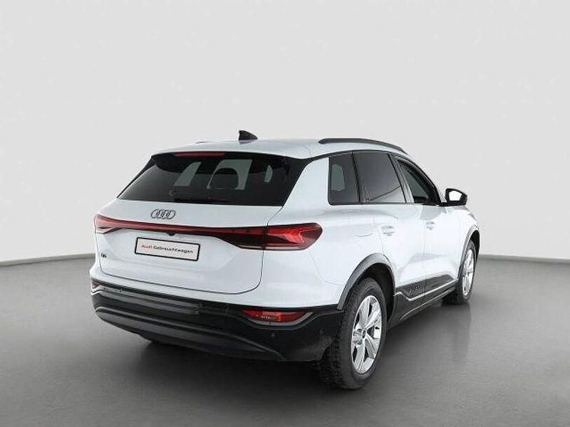 Gebraucht Audi Q6 e-tron Ambiente 185 kW (252 PS) 2025 Gletscherweiß metallic SUV