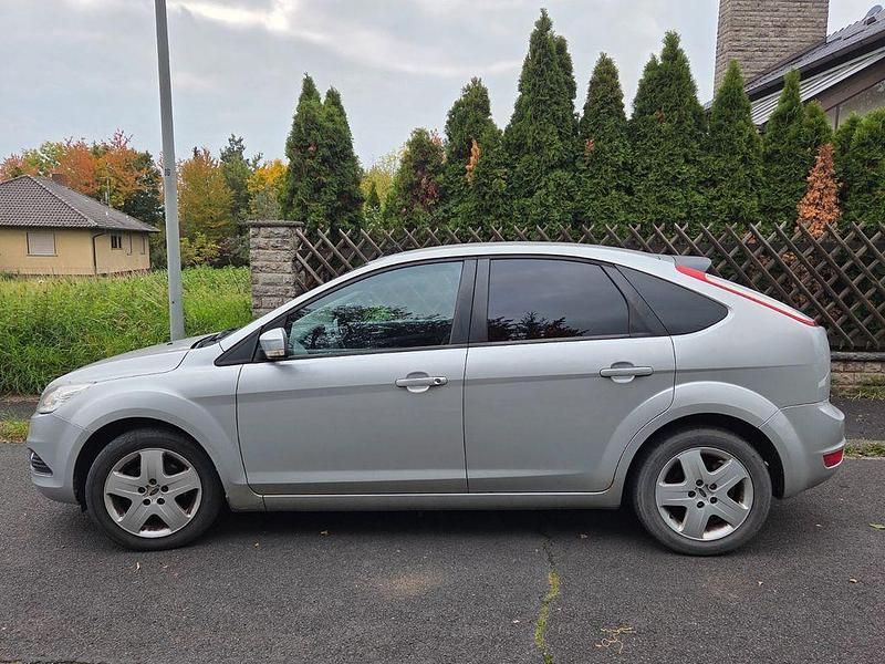 Silber Gebraucht 2009 Ford Focus Style Limousine | 2.350 € (Fairer Preis) - Bild 1/4