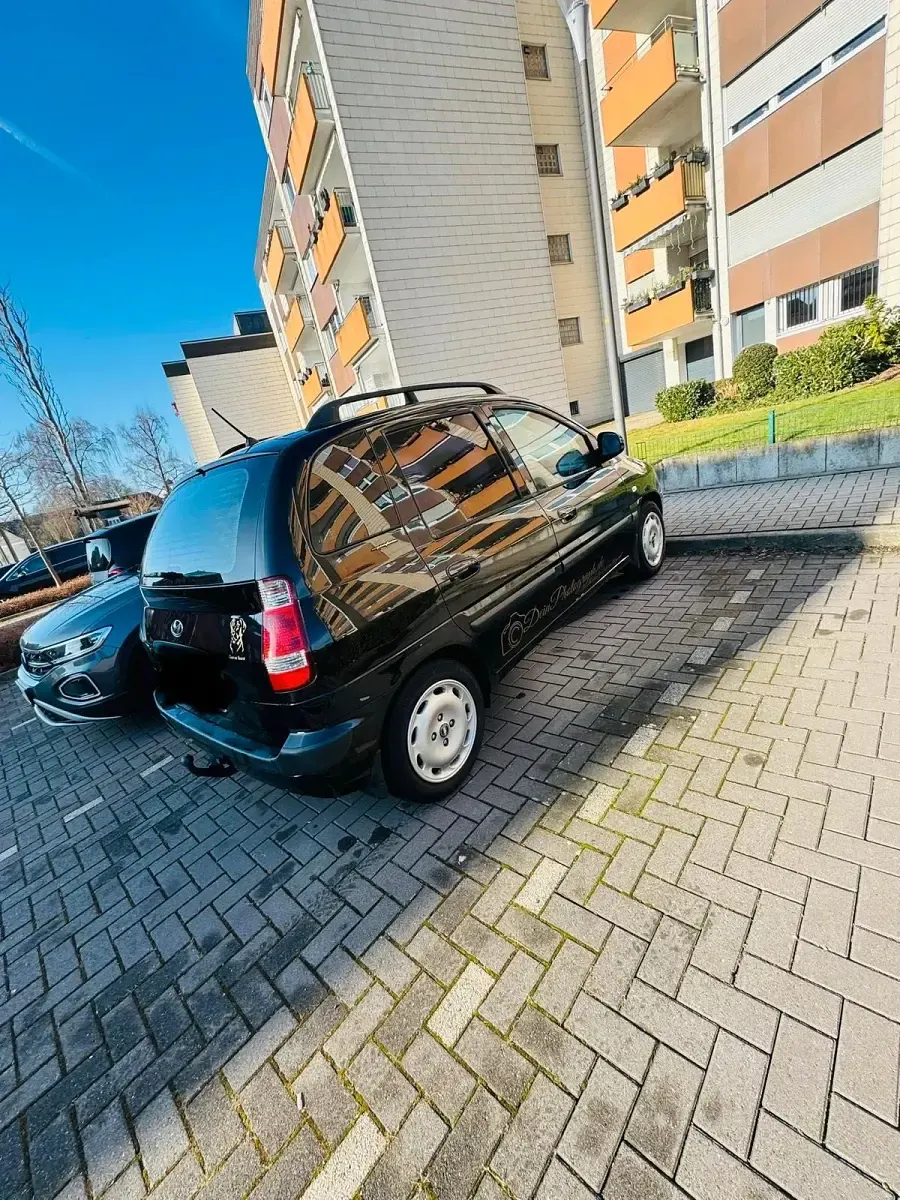 Second-hand Hyundai Matrix 104 CP (76 kW) 2008 Negru Monovolum