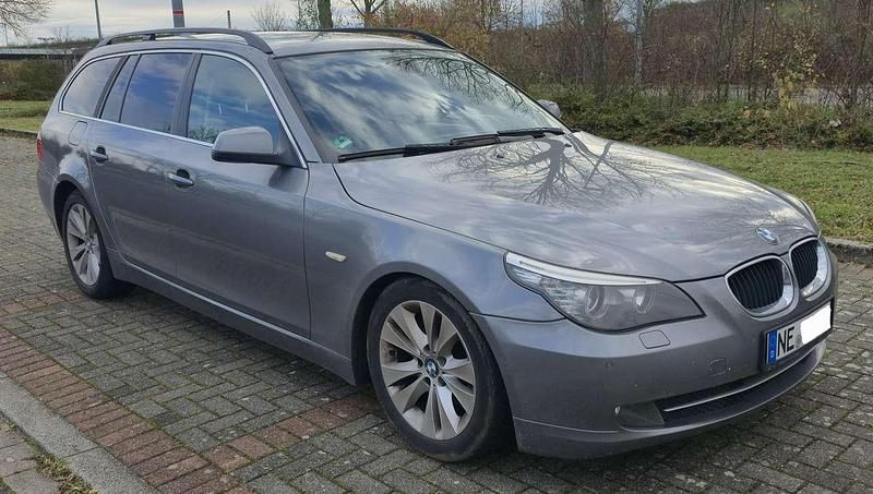 Gebraucht BMW 520 163 PS (119 kW) 2009 Grau Kombi