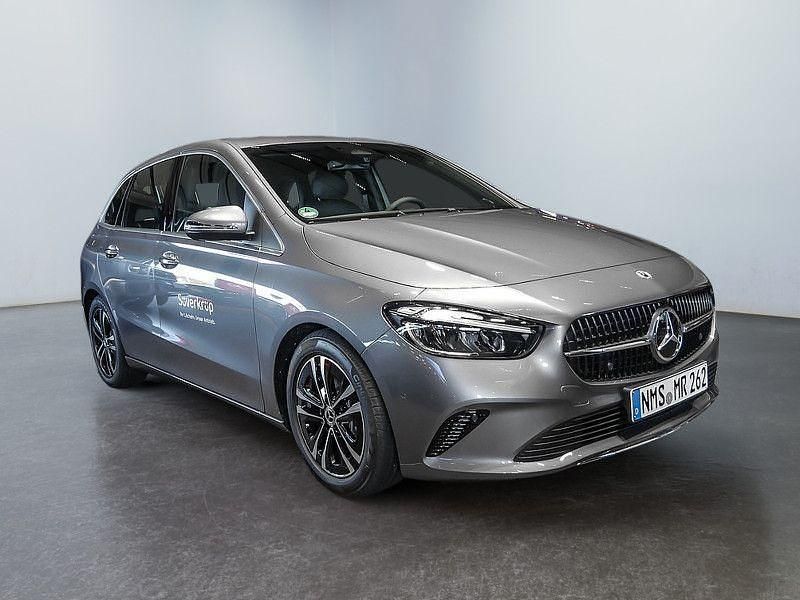 Gebraucht Mercedes B200 Progressive 150 PS (110 kW) 2025 Grau Van / Kleinbus