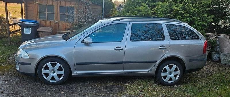 Gebraucht Skoda Octavia Classic 105 PS (77 kW) 2007 Braun Kombi