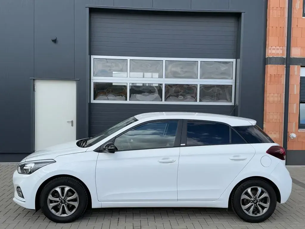Gebraucht Hyundai i20 YES! 84 PS (61 kW) 2020 Weiß Kleinwagen