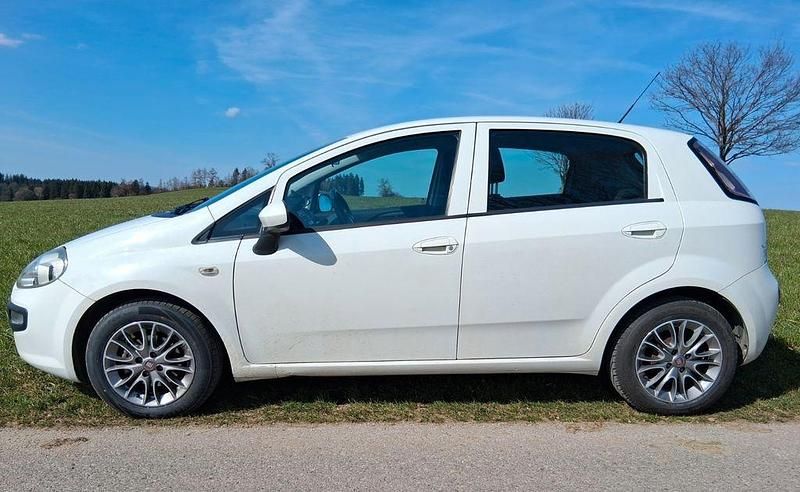 Gebraucht Fiat Punto Evo Dynamic 69 PS (50 kW) 2011 Weiß Kleinwagen