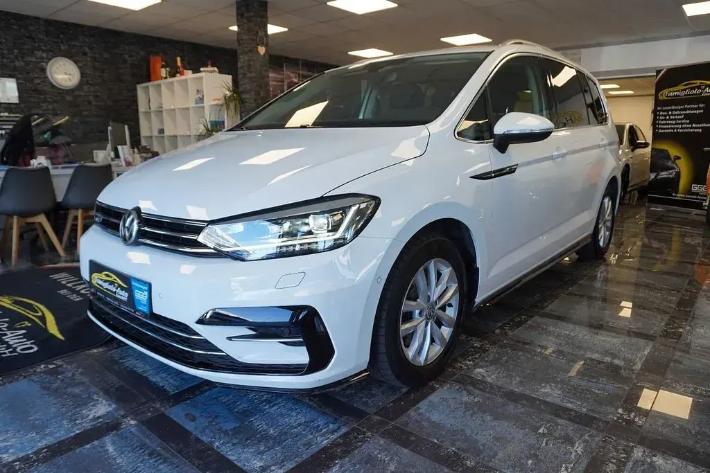 Gebraucht VW Touran Highline 150 PS (110 kW) 2017 Weiß Van / Kleinbus