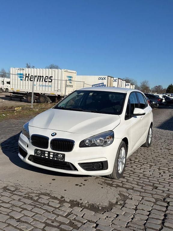 Gebraucht BMW 218 140 PS (102 kW) 2015 Weiß Van / Kleinbus