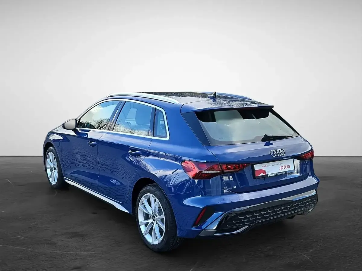 Gebraucht Audi A3 S-Line 204 PS (150 kW) 2025 Distriktgrün metallic Limousine