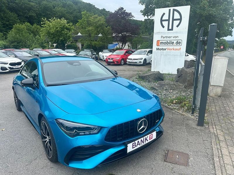 Blau Gebraucht 2024 Mercedes CLA35 AMG AMG Coupé | 57.995 € - Bild 1/3