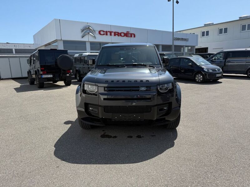Grau Gebraucht 2024 Land Rover Defender Black Edition SUV | 101.300 € - Bild 1/4