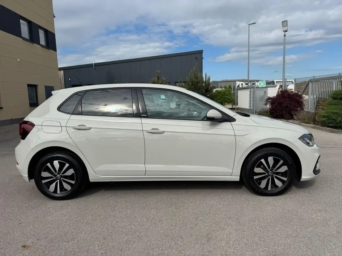 Gebraucht VW Polo Move 95 PS (69 kW) 2024 Grau Kleinwagen