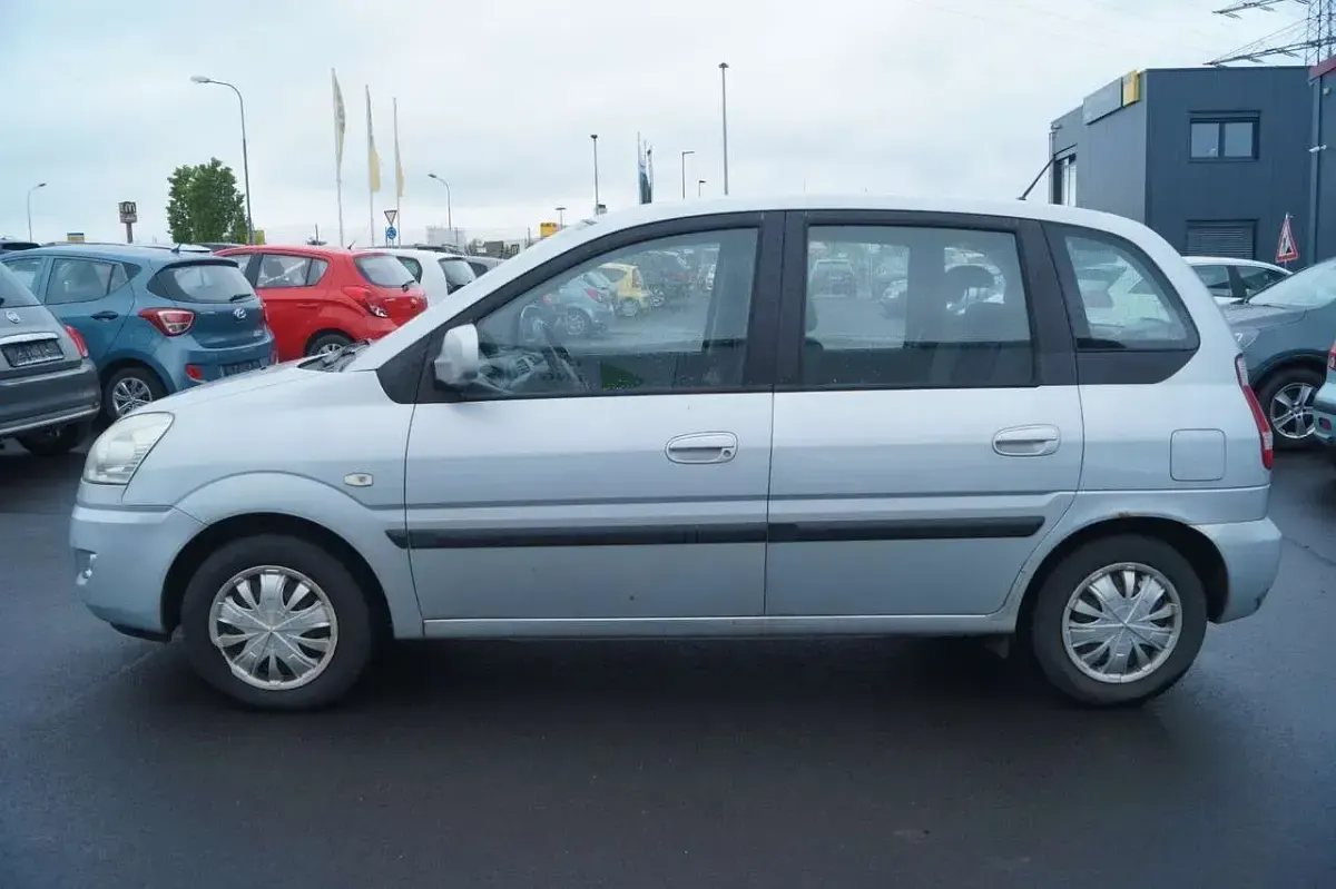 Gebraucht Hyundai Matrix Comfort 103 PS (75 kW) 2009 Silber Van / Kleinbus