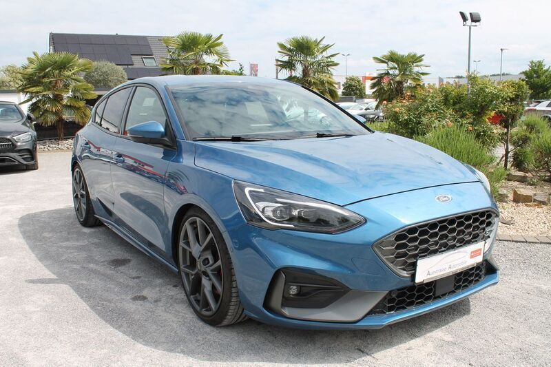 Blau Gebraucht 2020 Ford Focus ST Limousine | 26.490 € (Etwas zu teuer) - Bild 1/4
