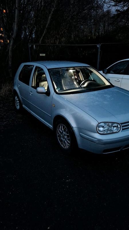 Gebraucht VW Golf IV 102 PS (75 kW) 2000 Silber Kleinwagen