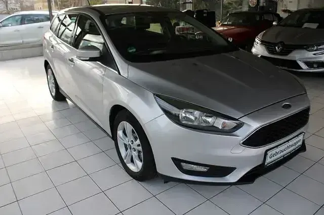 Używany Ford Focus 101 KM (74 kW) 2016 Srebrny Sedan/Limuzyna