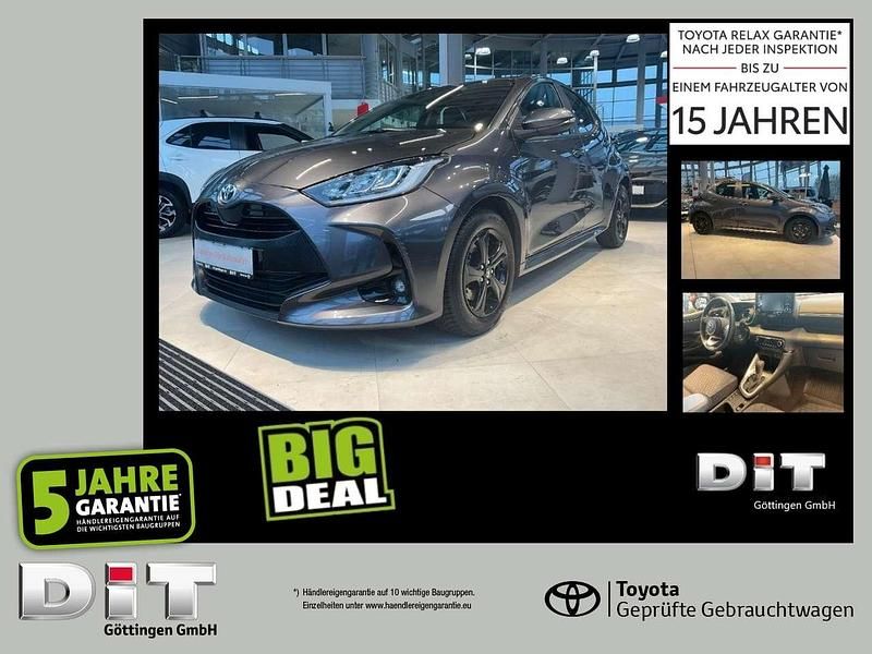 Grey metallic Gebraucht 2022 Toyota Yaris Hybrid Team Limousine | 15.990 € (Superpreis) - Bild 1/4