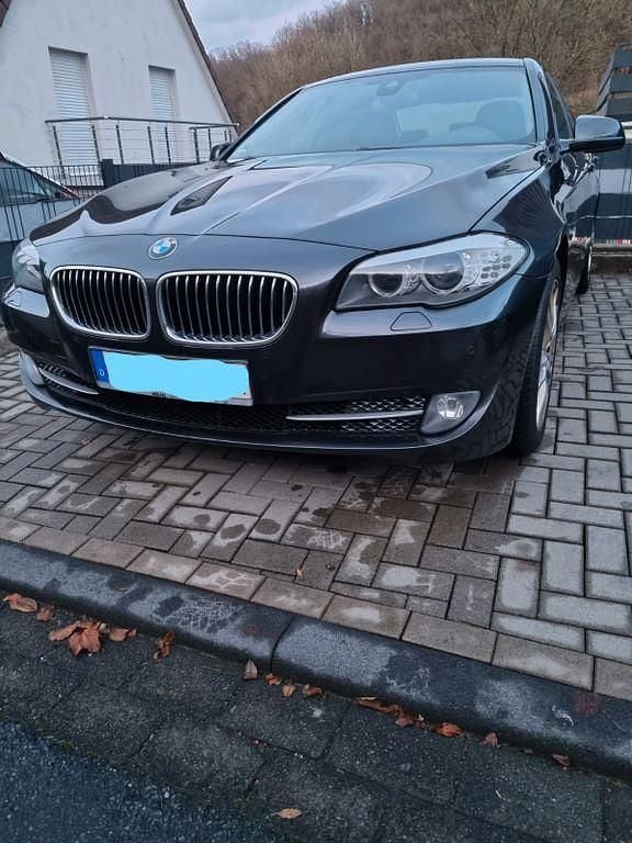 Gebraucht BMW 530 258 PS (189 kW) 2013 Limousine