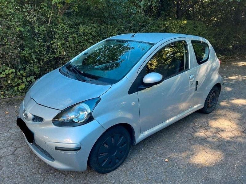 Silber Gebraucht 2007 Toyota Aygo Cool Kleinwagen | 1.600 € (Guter Preis) - Bild 1/4