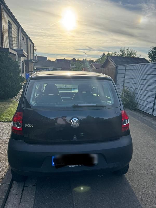 Schwarz Gebraucht 2005 VW Fox Kleinwagen | 950 € (Guter Preis) - Bild 1/4