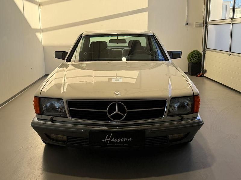 Weiß Gebraucht 1982 Mercedes 500 | 25.490 € - Bild 1/4