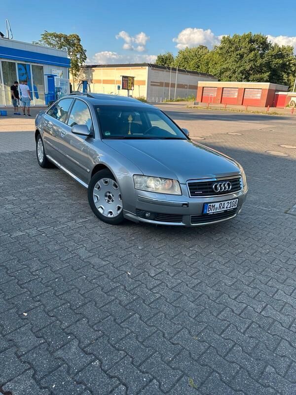 Grau Gebraucht 2005 Audi A8 Limousine | 4.500 € (Superpreis) - Bild 1/4
