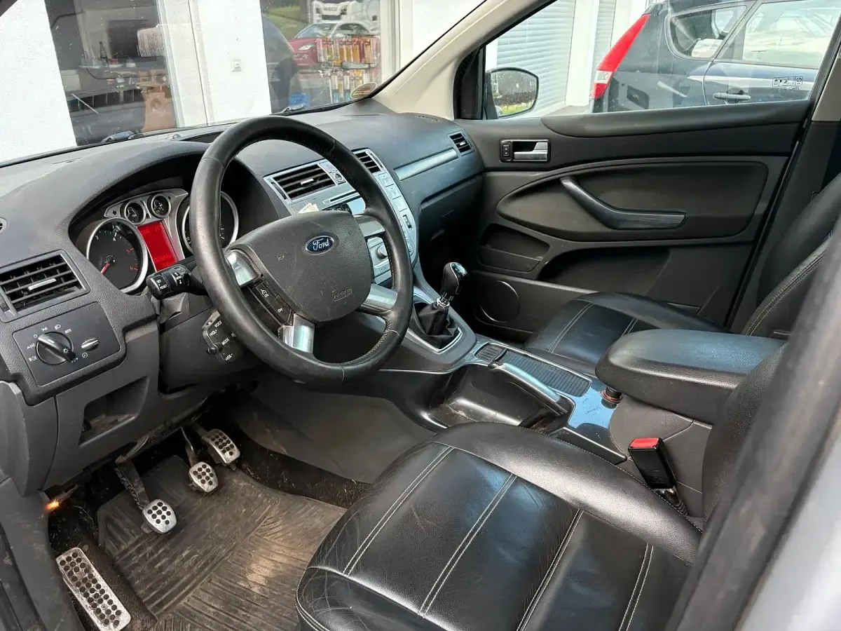 Używany Ford Kuga 140 KM (102 kW) 2011 Srebrny SUV
