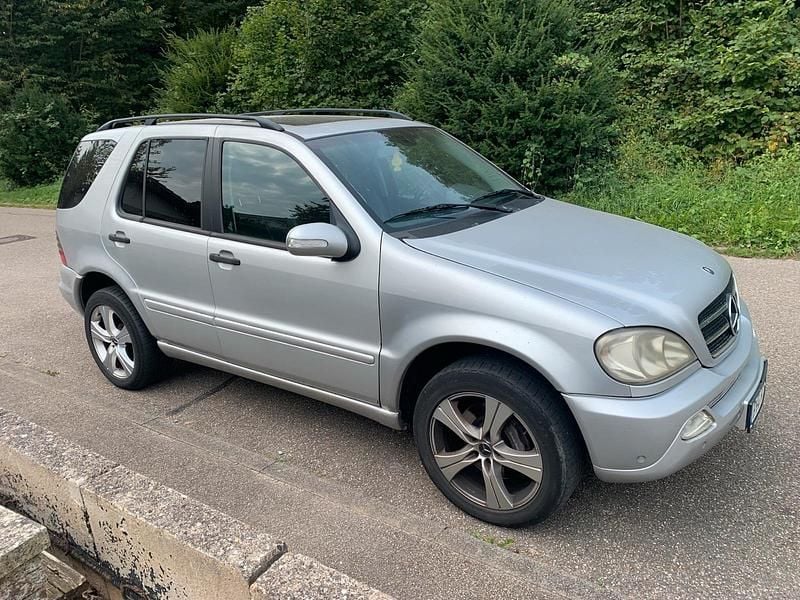Gebraucht 2003 Mercedes ML270 SUV | 3.500 € - Bild 1/2