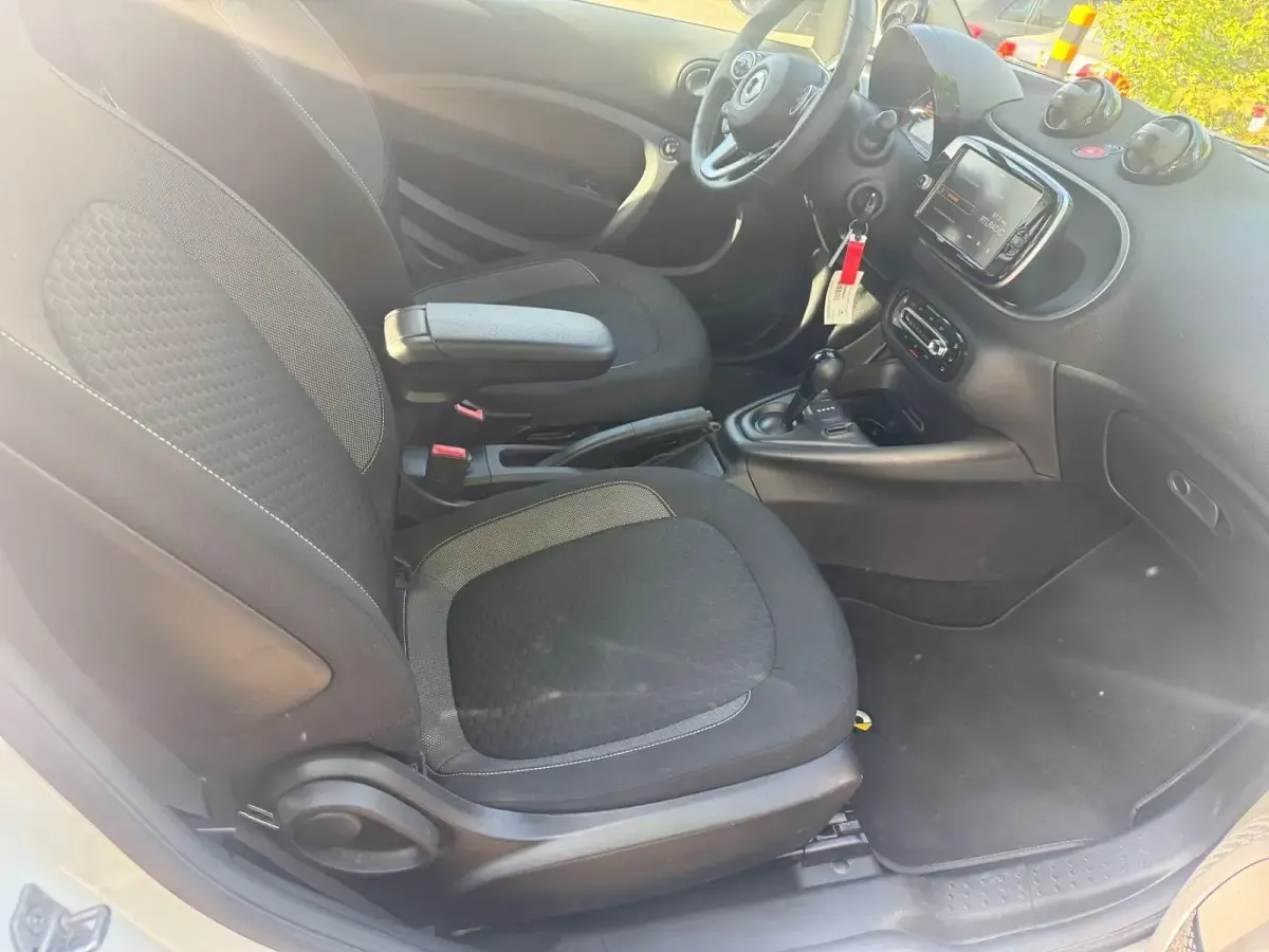 Gebraucht Smart ForTwo Coupé 60 kW (82 PS) 2024 Weiß Coupé