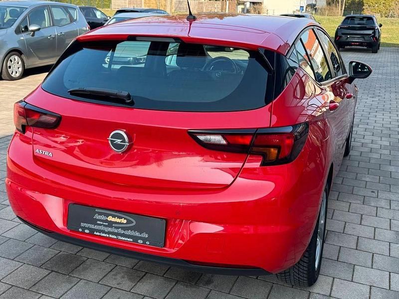 Gebraucht Opel Astra 110 PS (80 kW) 2019 Rot Limousine