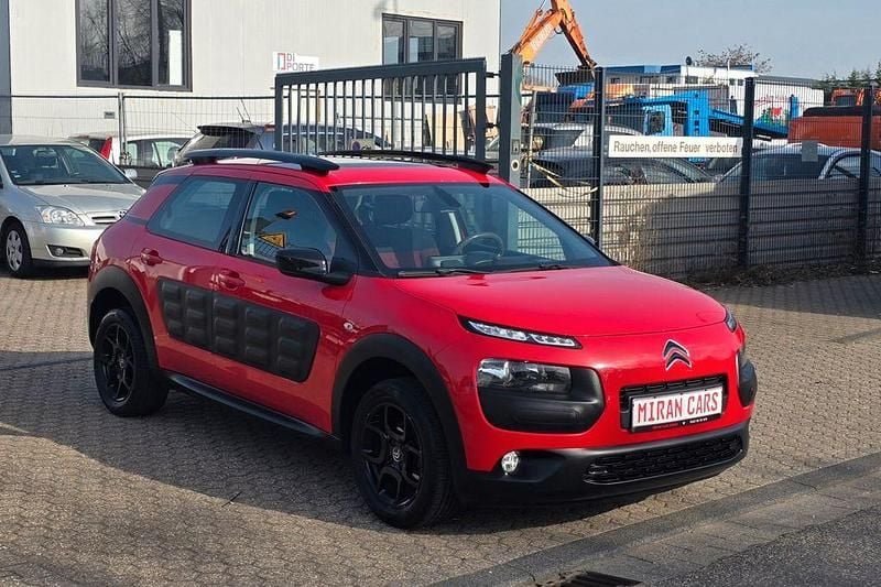 Gebraucht Citroën C4 Feel 82 PS (60 kW) 2016 Rot Limousine