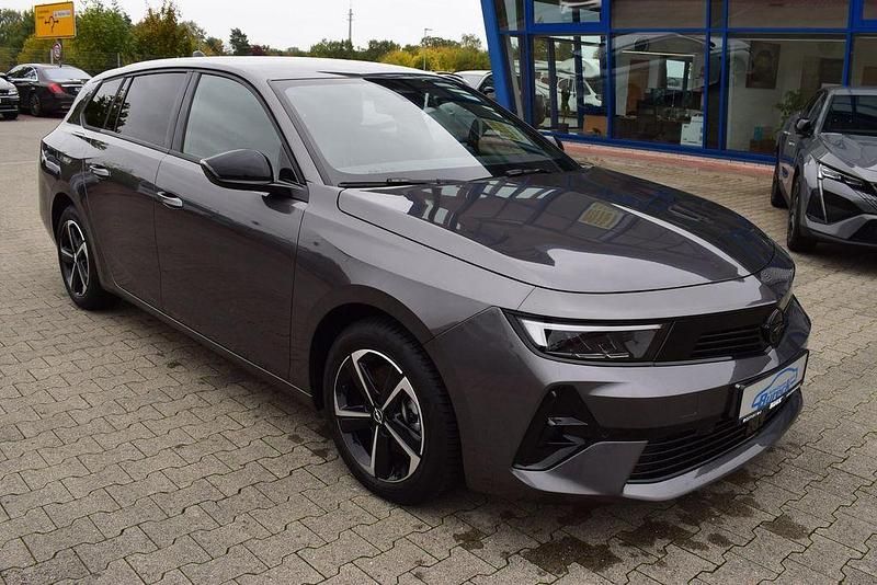 Grau Gebraucht 2025 Opel Astra Limousine | 22.980 € (Superpreis) - Bild 1/4