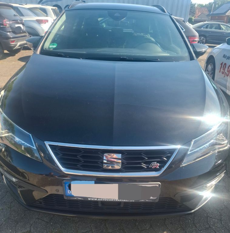 Schwarz Gebraucht 2018 Seat Leon ST FR Kombi | 12.000 € (Guter Preis) - Bild 1/4