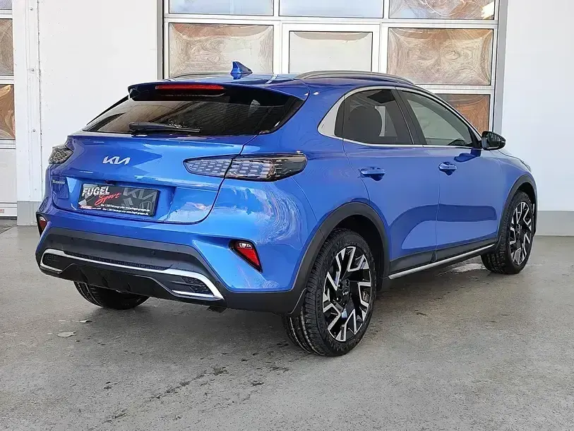 Neu Kia XCeed 150 PS (110 kW) 2026 Blue flame SUV