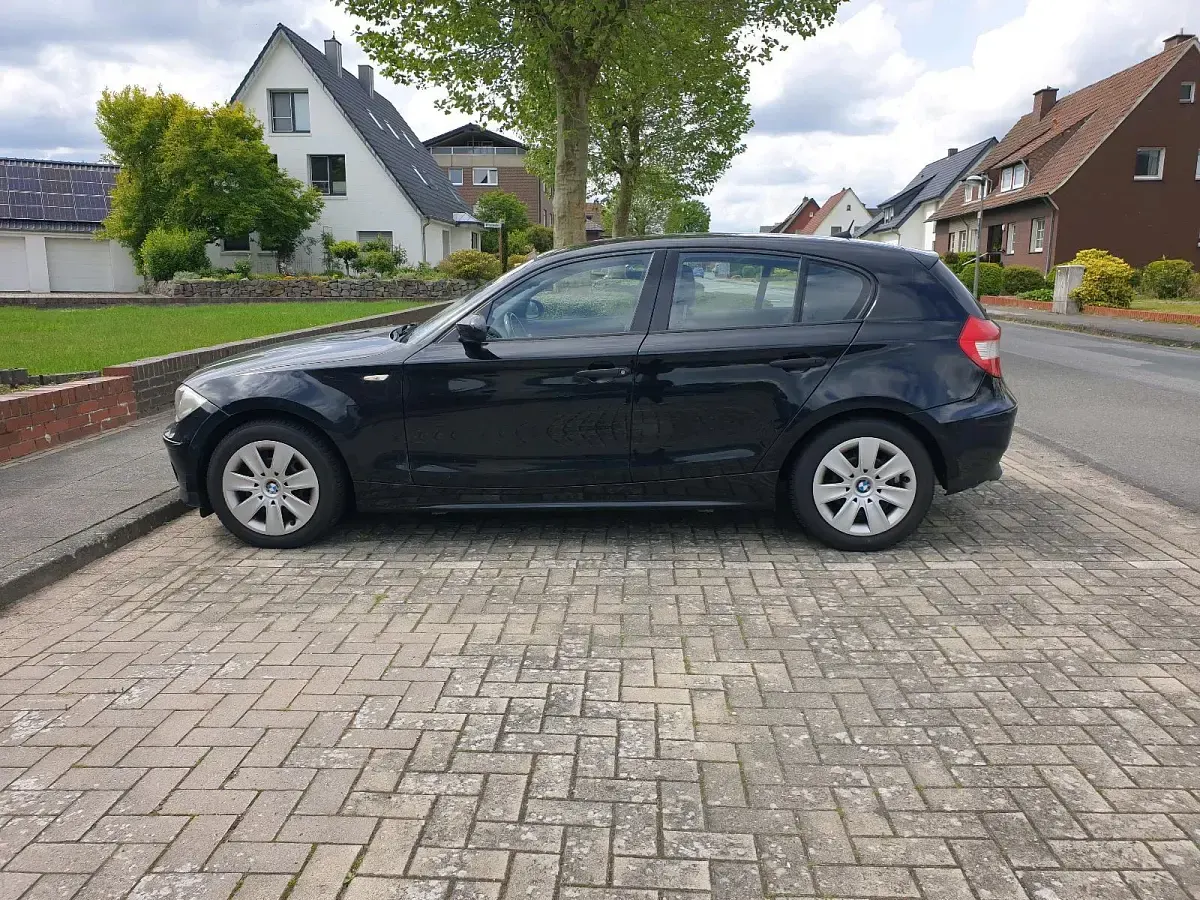 Gebraucht BMW 116 115 PS (84 kW) 2007 Schwarz Kleinwagen