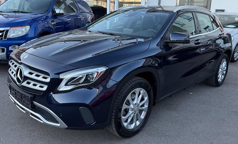 Gebraucht Mercedes GLA200 156 PS (114 kW) 2017 Blau SUV