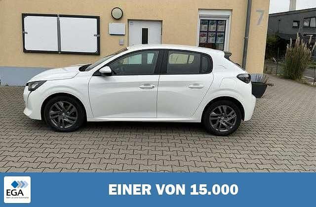 Gebraucht Peugeot 208 Active 102 PS (75 kW) 2021 Weiß Kleinwagen