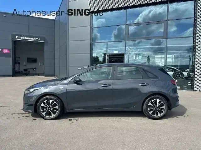 Nouvelle Kia Ceed 101 ch (74 kW) 2025 Gris Citadine