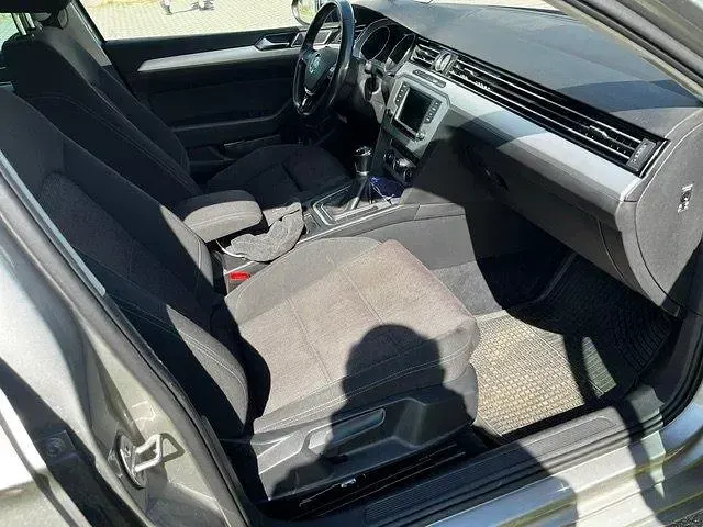 Gebraucht VW Passat Comfortline 150 PS (110 kW) 2016 Silber Kombi
