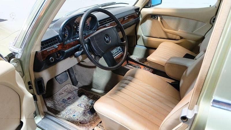 Gebraucht Mercedes 450 286 PS (210 kW) 1977 Grün Limousine