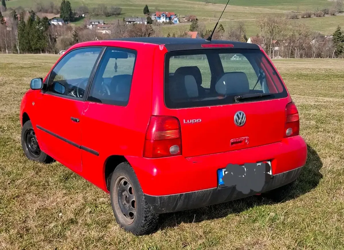 Używany VW Lupo Basis 50 KM (36 kW) 1998 Czerwony Hatchback