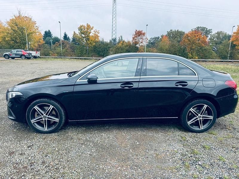 Gebraucht Mercedes A250 AMG Edition 1 160 PS (117 kW) 2020 Schwarz Limousine