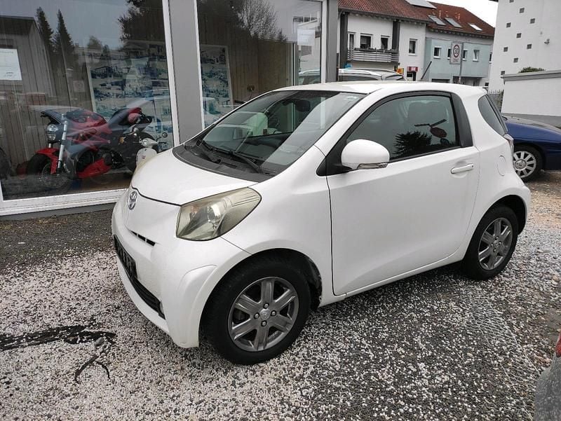 Gebraucht Toyota iQ 68 PS (50 kW) 2009 Weiß Kleinwagen