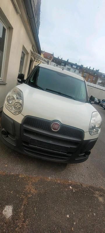 Weiß Gebraucht 2014 Fiat Doblò Van / Kleinbus | 4.300 € (Guter Preis) - Bild 1/4